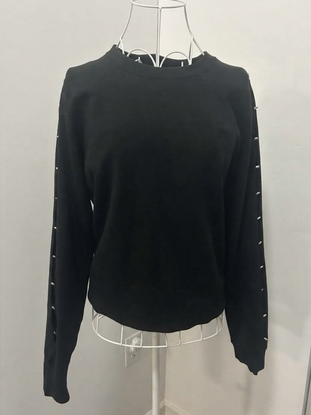 MELANIE LYNE Chic Women's Black Long Sleeve Sweater Cutout Silver Accents XS